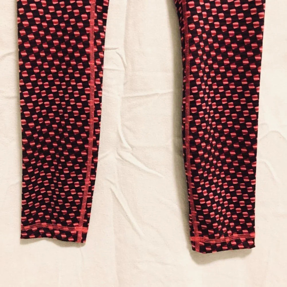 Lululemon Size 4  Wunder Under Leggings - Picture 4 of 16